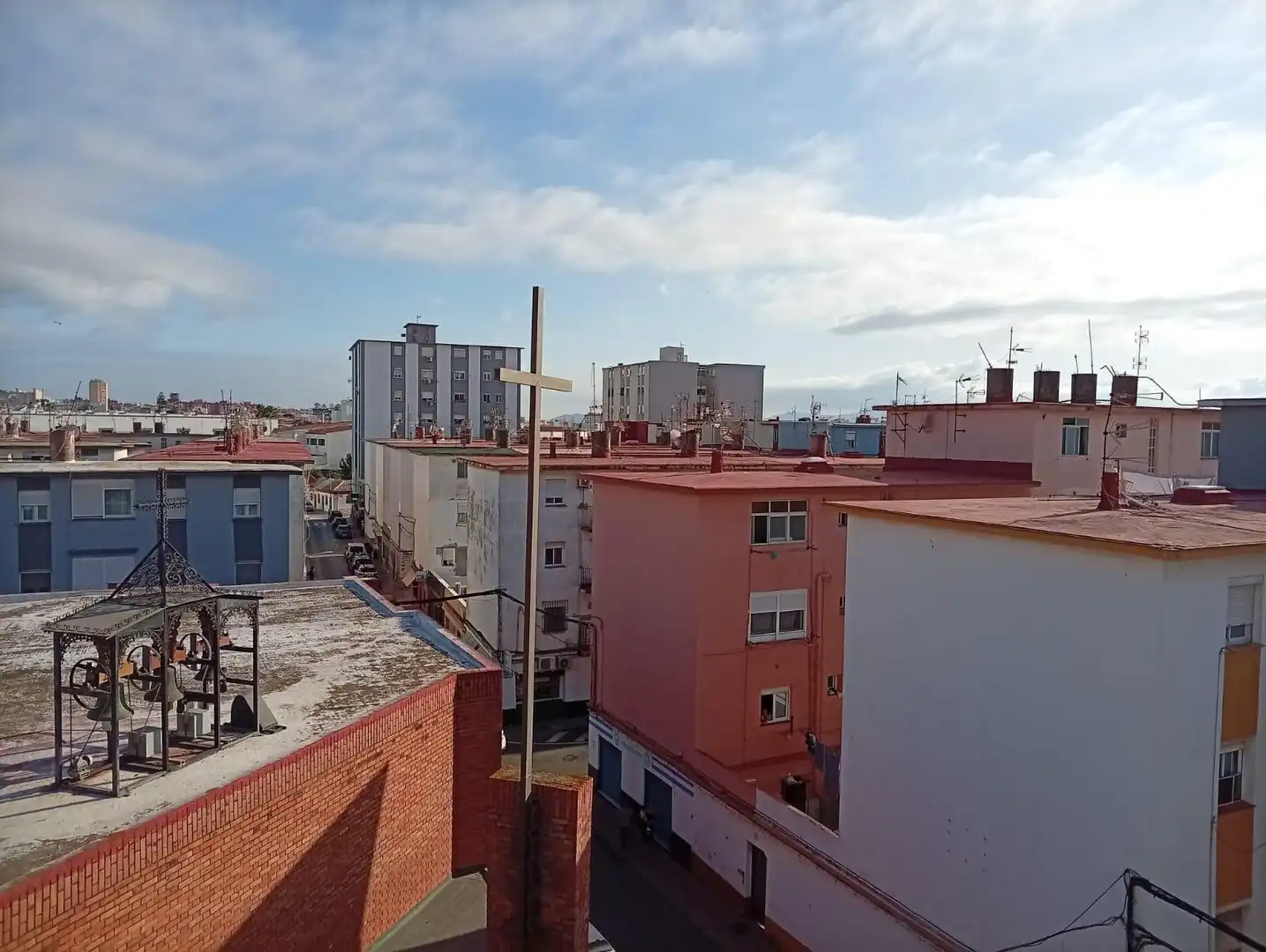 Vista exterior de Piso en venta en La Línea de la Concepción