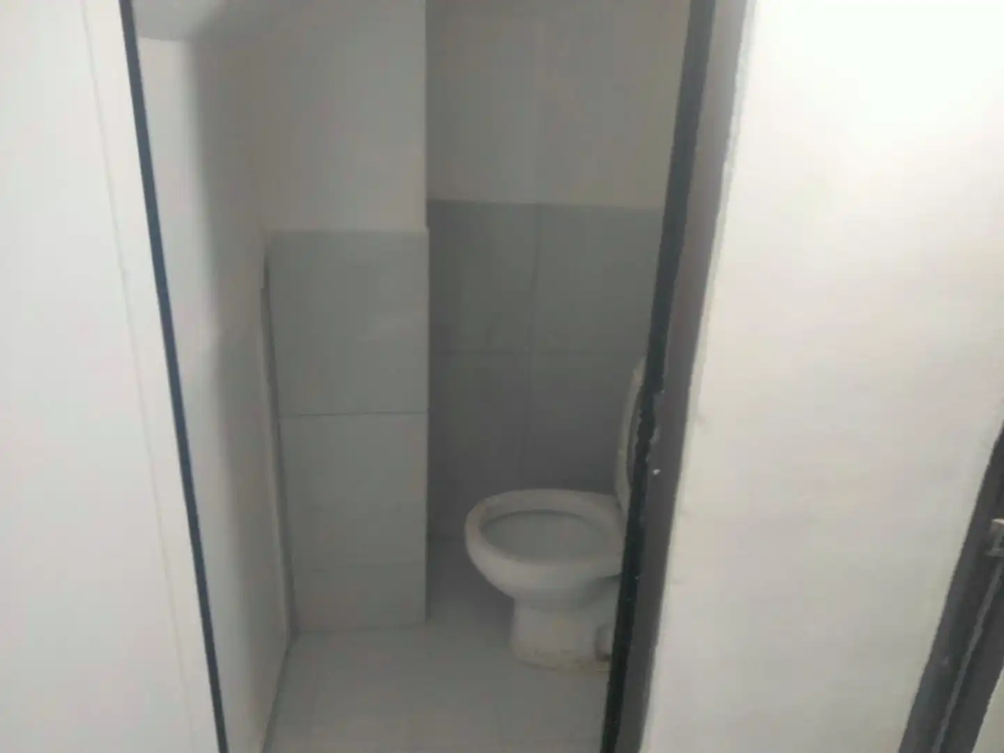 Bany de Local de lloguer en Elda amb Moblat