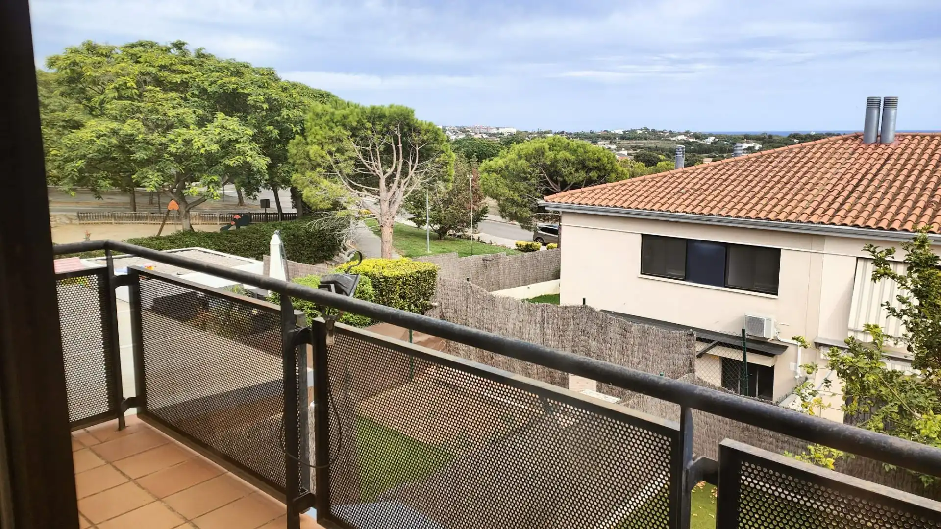 Terrassa de Casa adosada en venda en Vilanova i la Geltrú amb Calefacció, Jardí privat i Terrassa