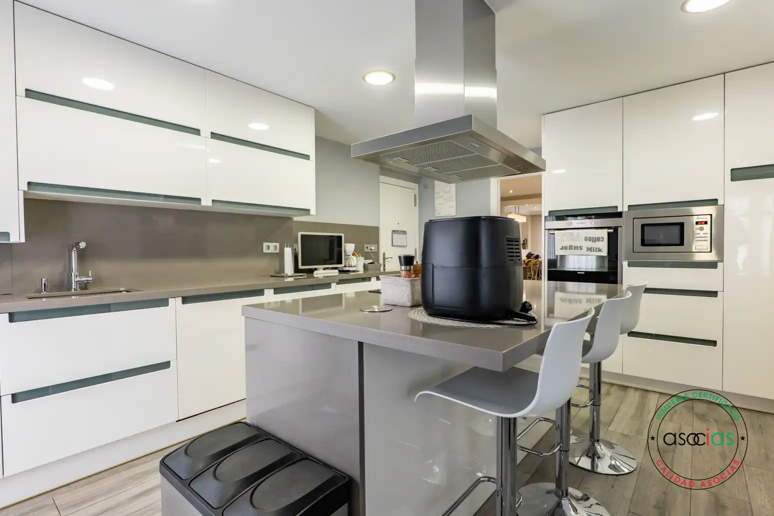 Cocina de Piso en venta en Gijón  con Calefacción y Terraza