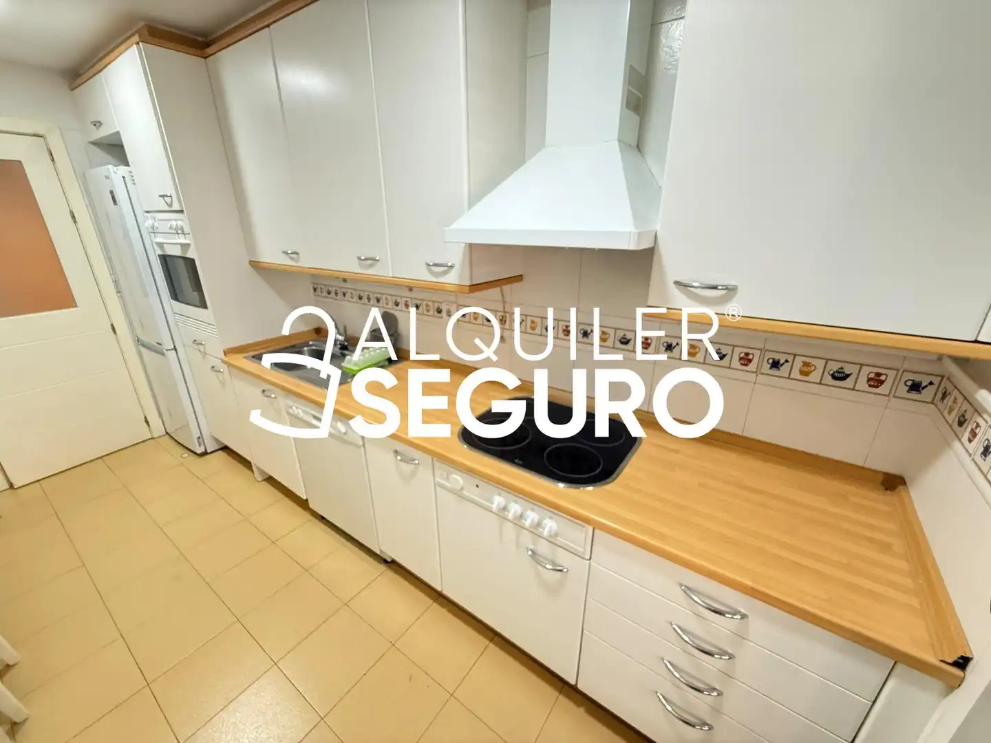 Cocina de Piso de alquiler en Madrid con Aire acondicionado, Calefacción y Piscina