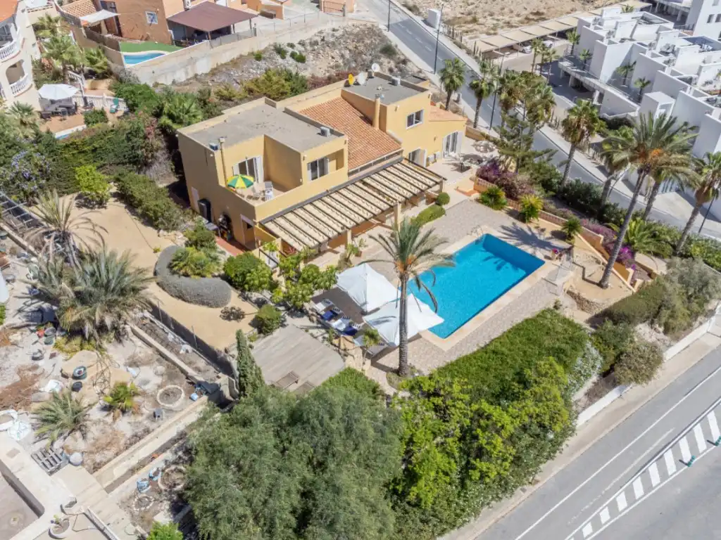 Houses for sale in Avenida Europa, Poble Nou - Montiboli
