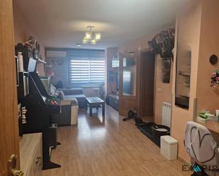 Sala d'estar de Pis en venda en Parla amb Aire condicionat, Calefacció i Traster