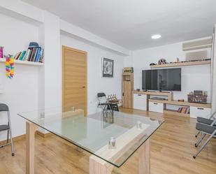 Living room of Flat for sale in  Granada Capital  with Terrace and Balcony