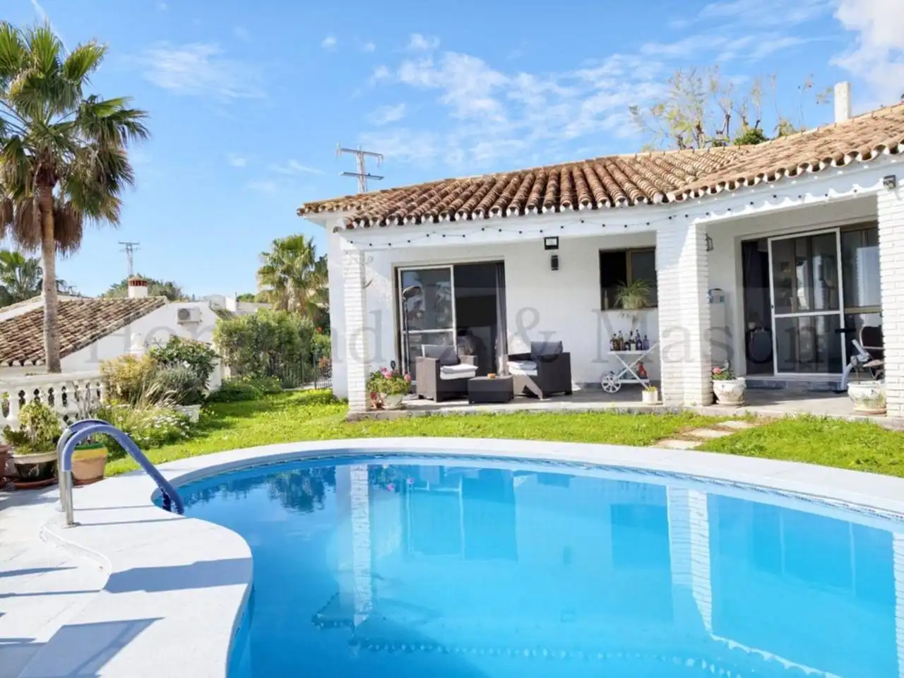 Exterior view of Houses for sale in Benalmádena  with Air Conditioner, Terrace and Swimming Pool