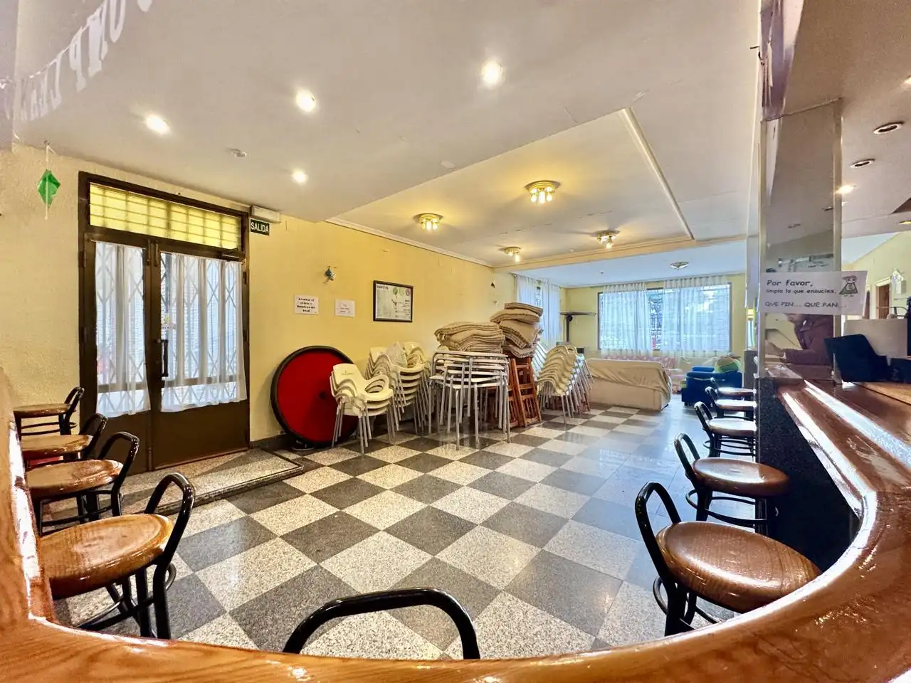 Local en venta en Maello con Aire acondicionado