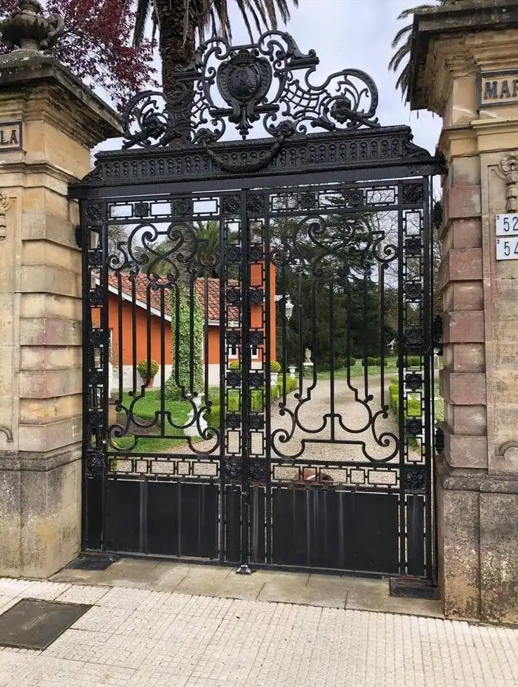 Jardí de Casa o xalet en venda en Gijón  amb Jardí privat, Terrassa i Moblat