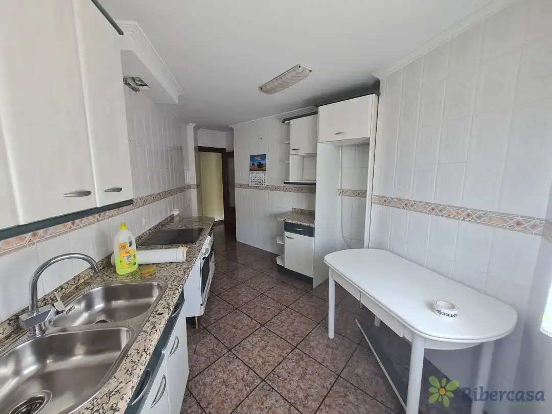 Cuina de Casa adosada en venda en Ribaforada amb Aire condicionat, Calefacció i Terrassa