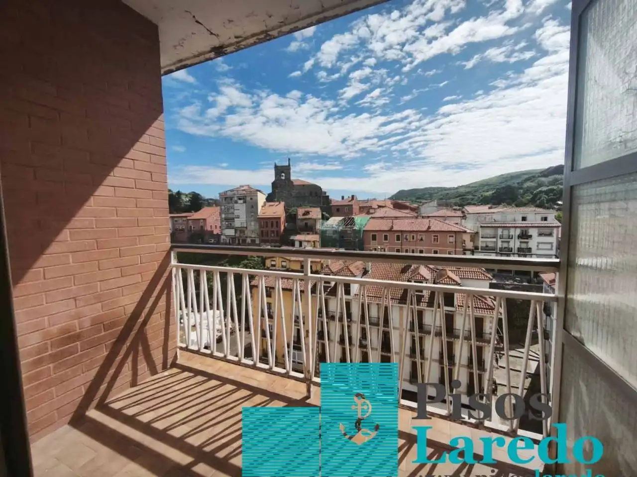 Balcony of Flat for sale in Laredo  with Heating, Parquet flooring and Terrace