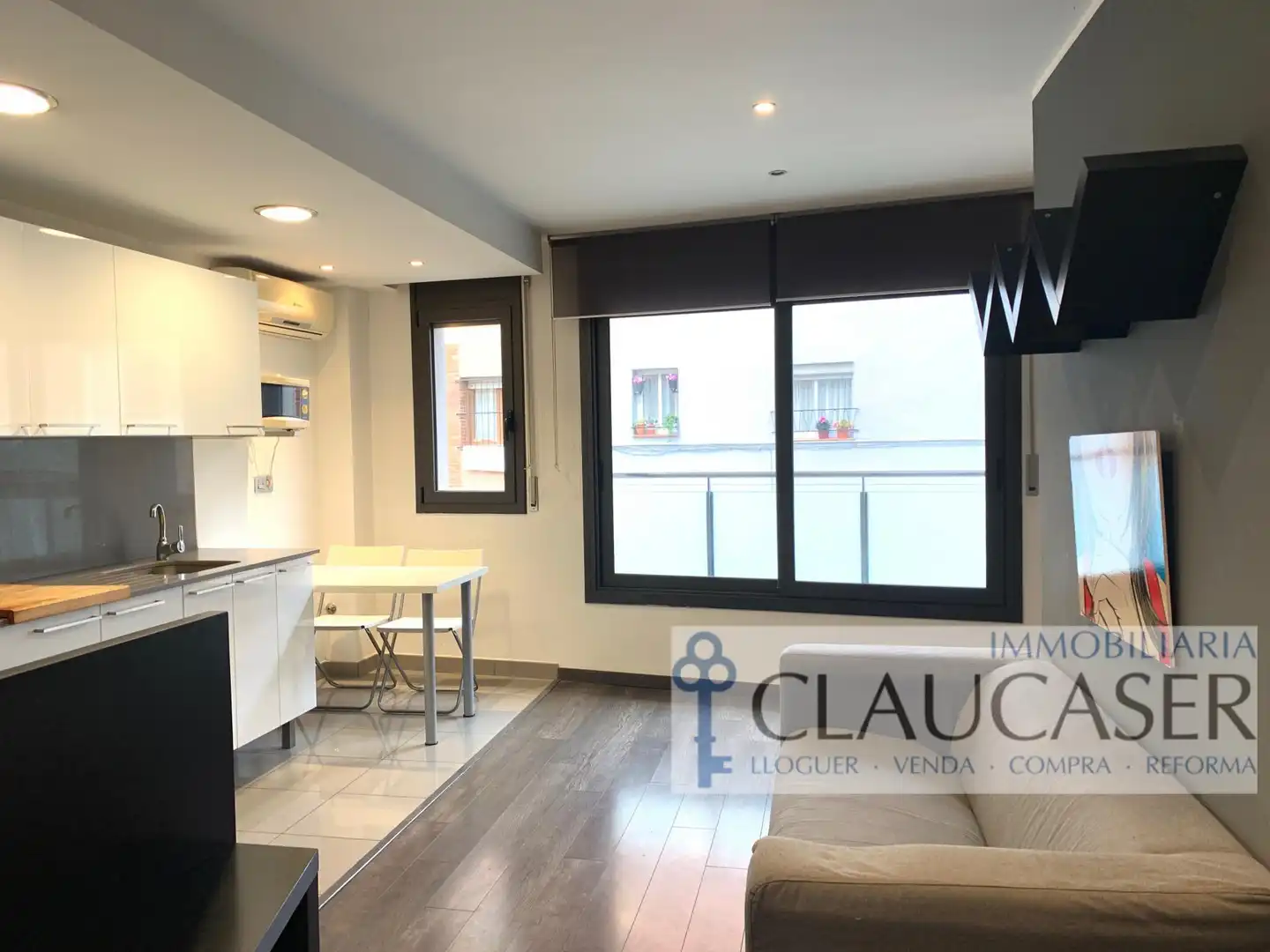 Exterior view of Flat for rent in Santa Coloma de Gramenet  with Heating, Furnished and Oven