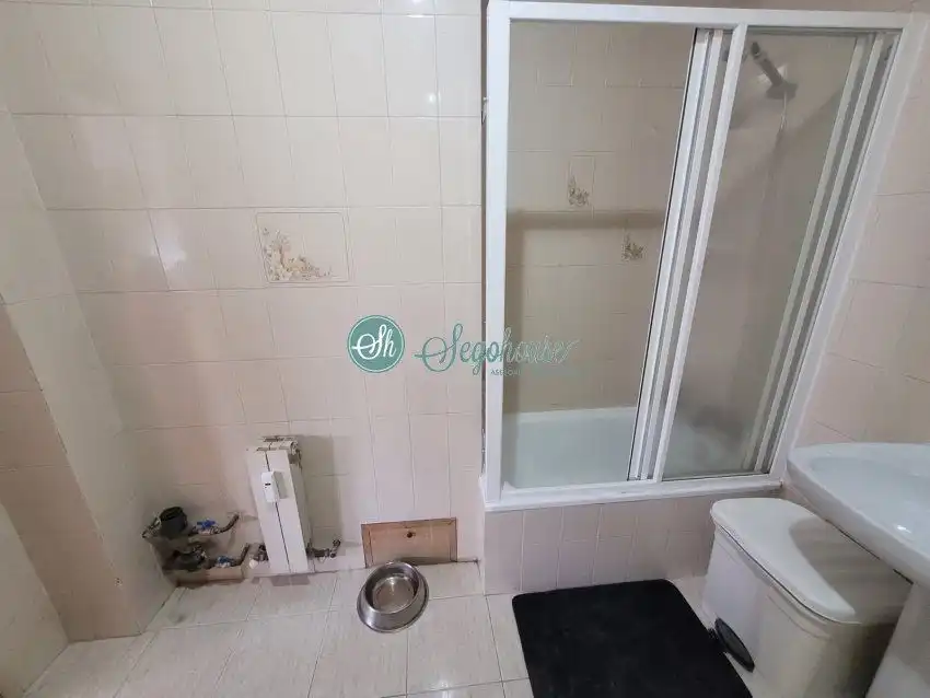 Badezimmer von Wohnung zum Verkauf in Segovia mit Heizung