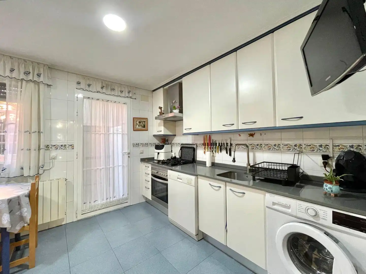 Cocina de Casa o chalet en venta en Rivas-Vaciamadrid con Aire acondicionado, Calefacción y Jardín privado