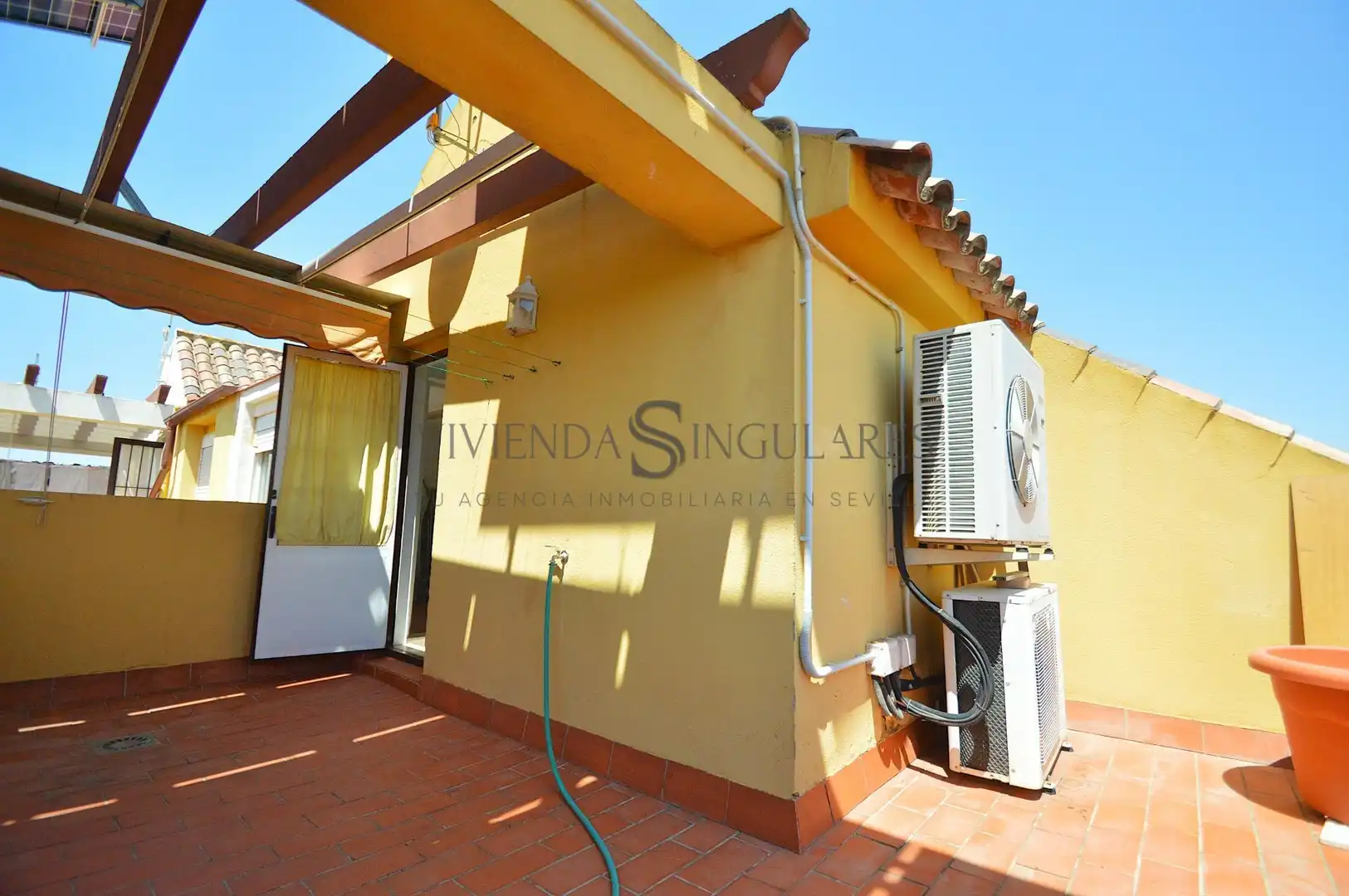 Terrassa de Casa adosada en venda en Alcalá de Guadaira amb Aire condicionat, Jardí privat i Terrassa