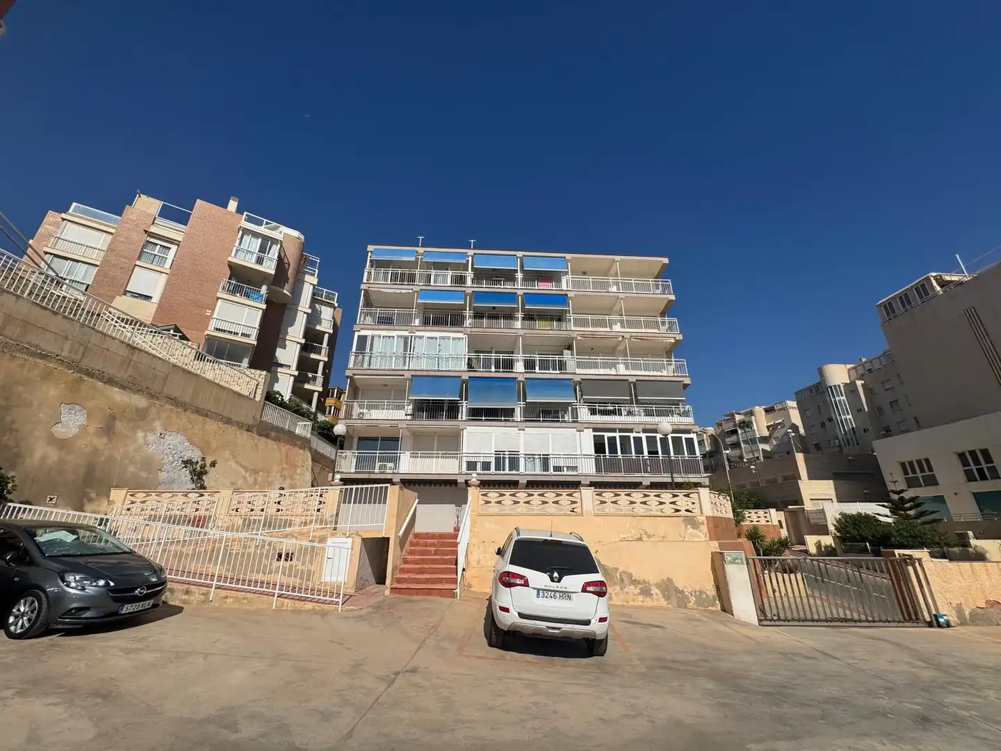 Exterior view of Apartments for rent in El Campello  with Terrace, Furnished and Oven
