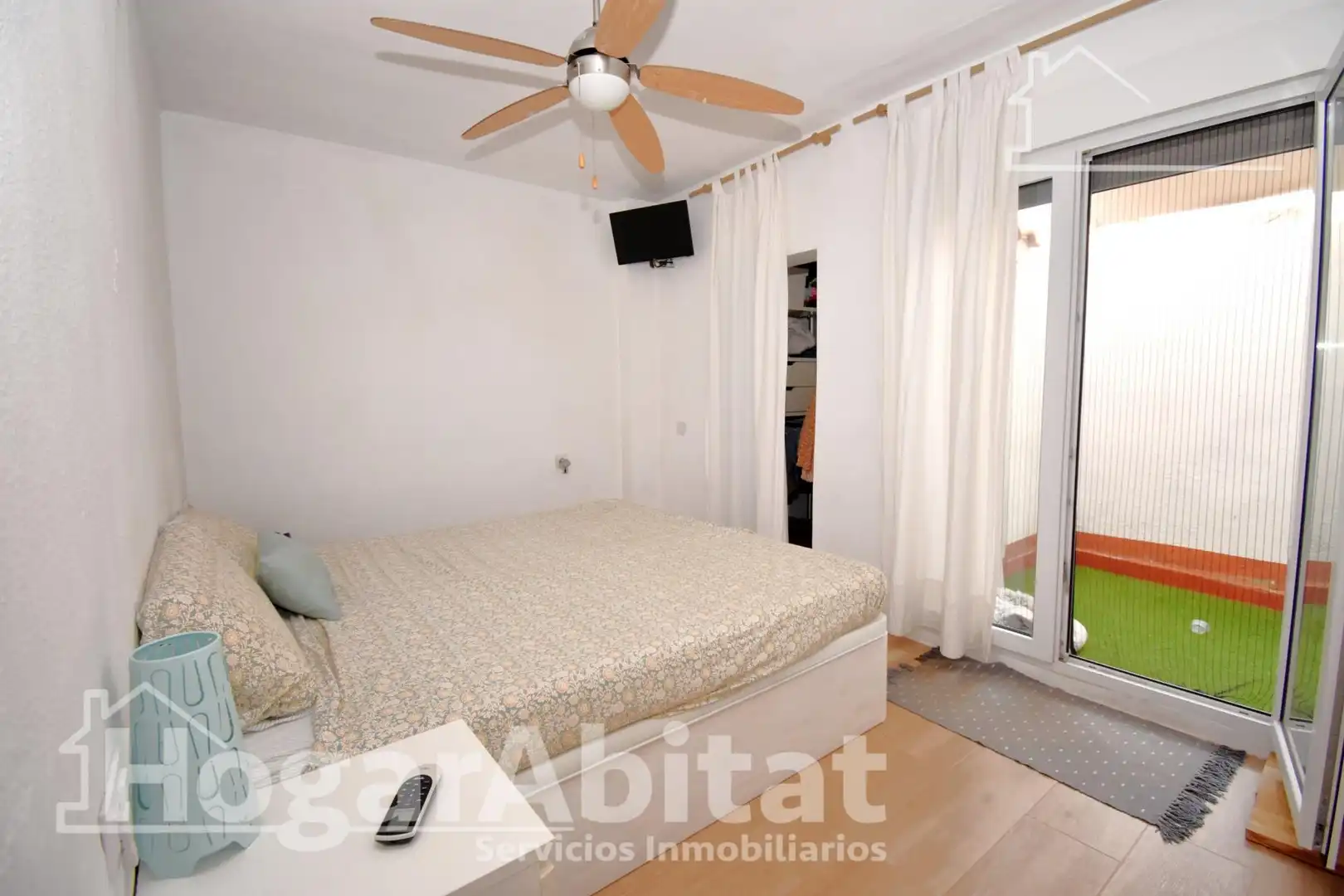 Habitación de Planta baja en venta en Burjassot con Aire acondicionado, Calefacción y Terraza