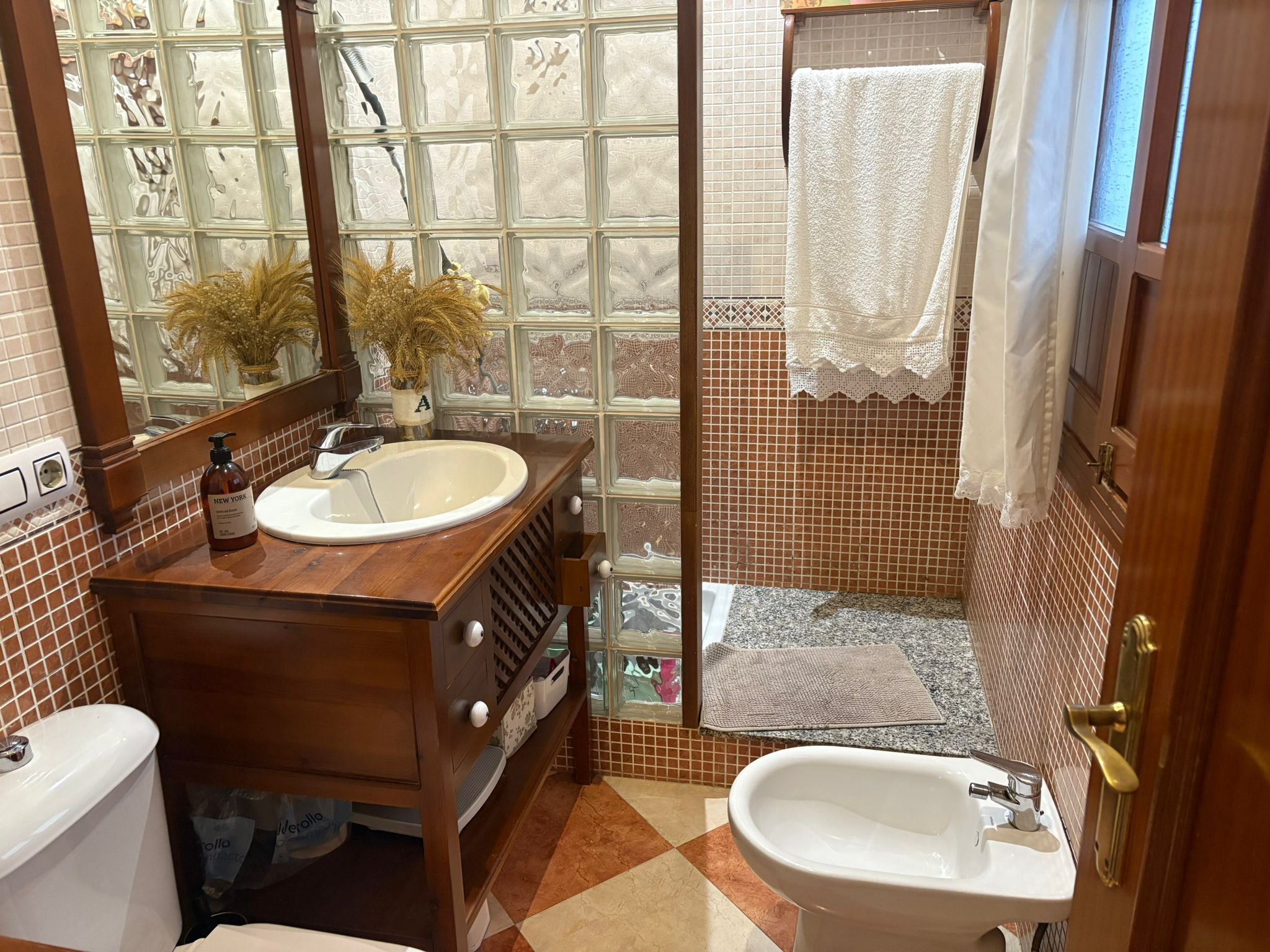 Bathroom of House or chalet for sale in Dos Hermanas