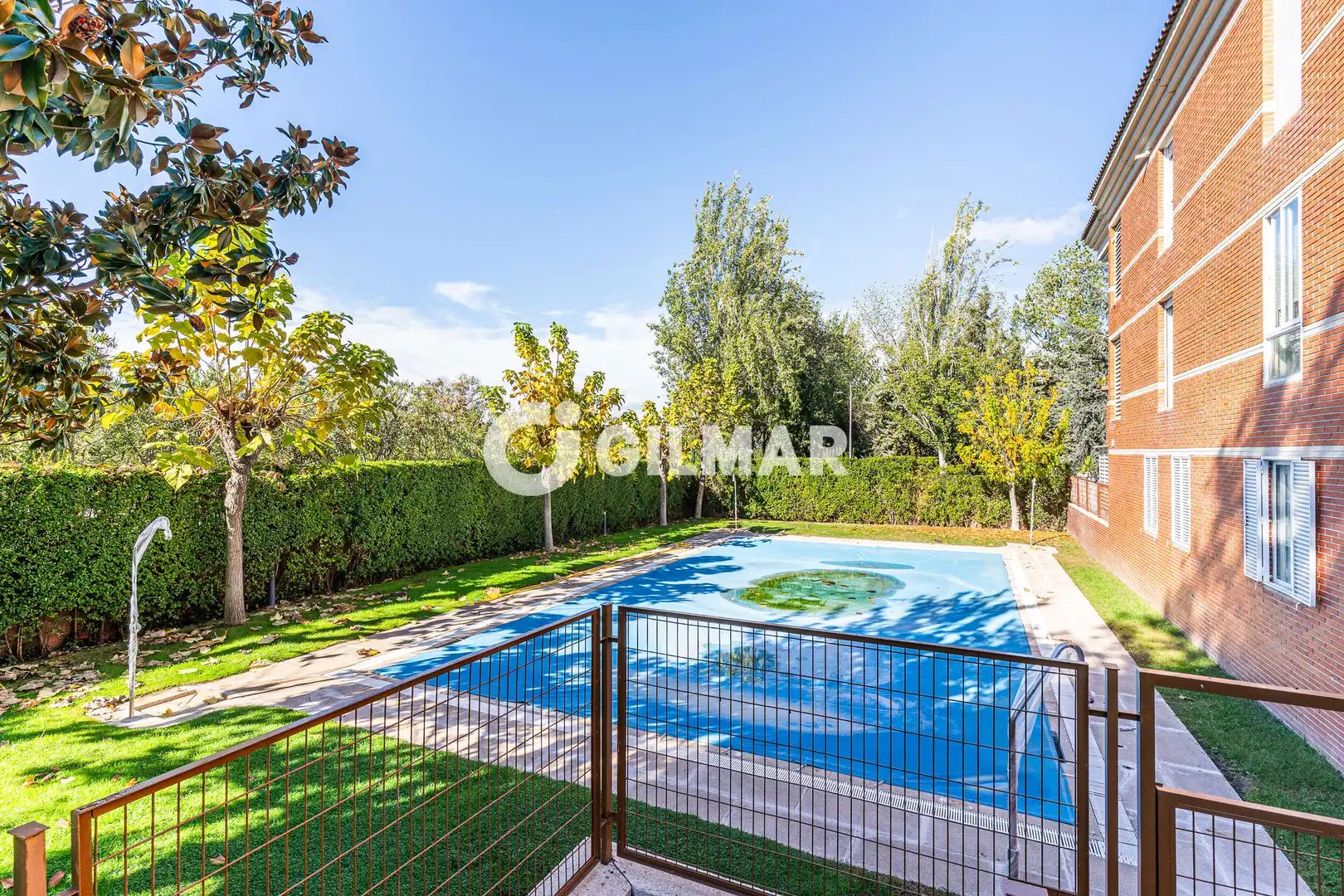 Jardín de Piso en venta en Las Rozas de Madrid con Calefacción, Jardín privado y Piscina