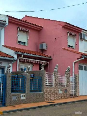 Casa-chalet en Venta en Barrio Nuevo en Huélaga