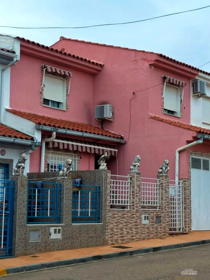 Vista exterior de Casa o chalet en venta en Huélaga con Aire acondicionado, Jardín privado y Terraza