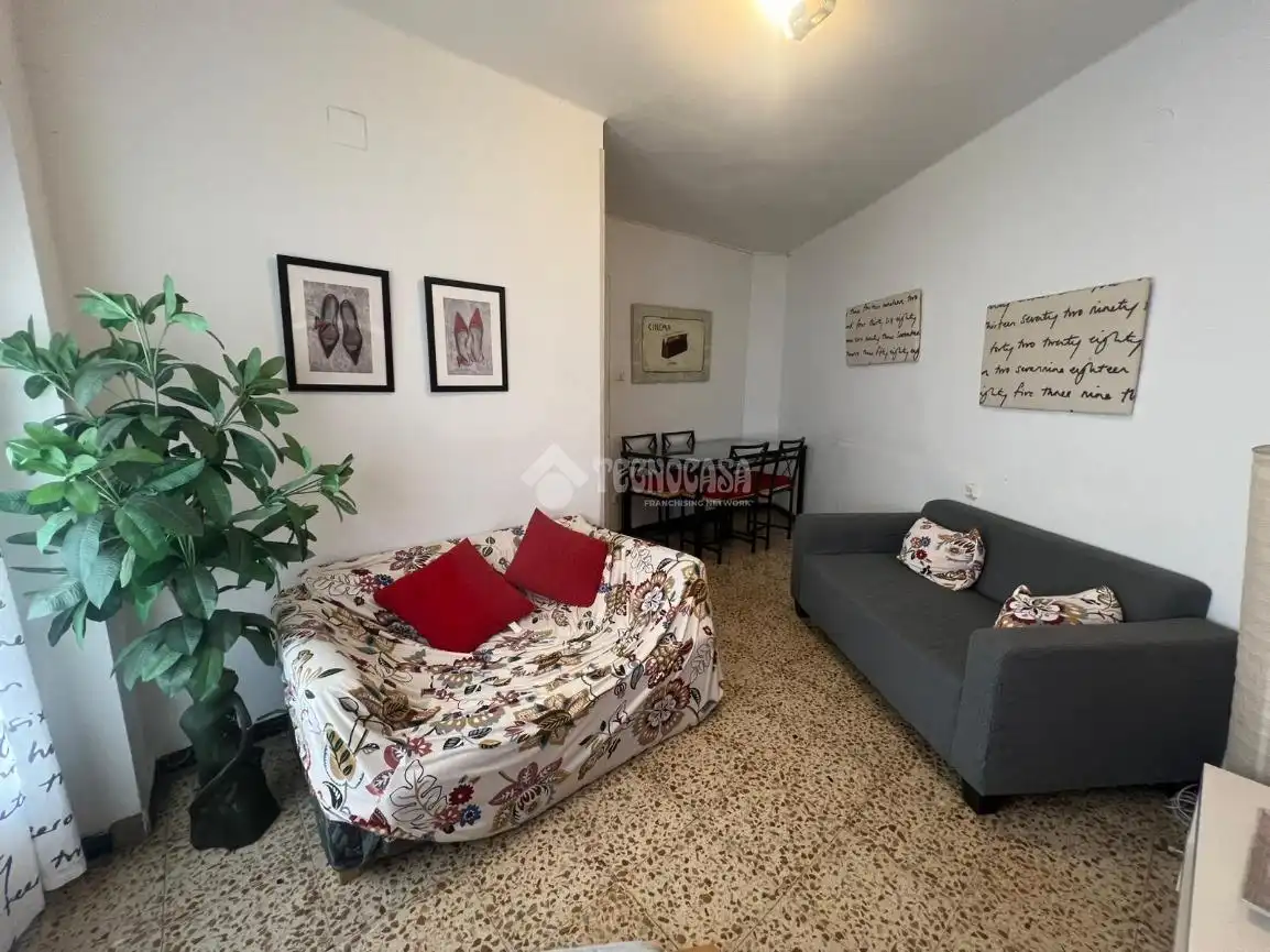 Sala d'estar de Pis en venda en Zaragoza amb Calefacció, Moblat i Balcó