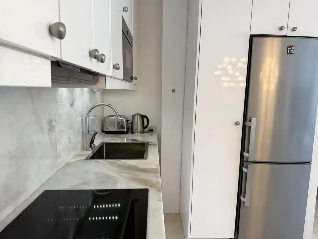 Cuina de Apartament en venda en Marbella amb Aire condicionat, Terrassa i Moblat