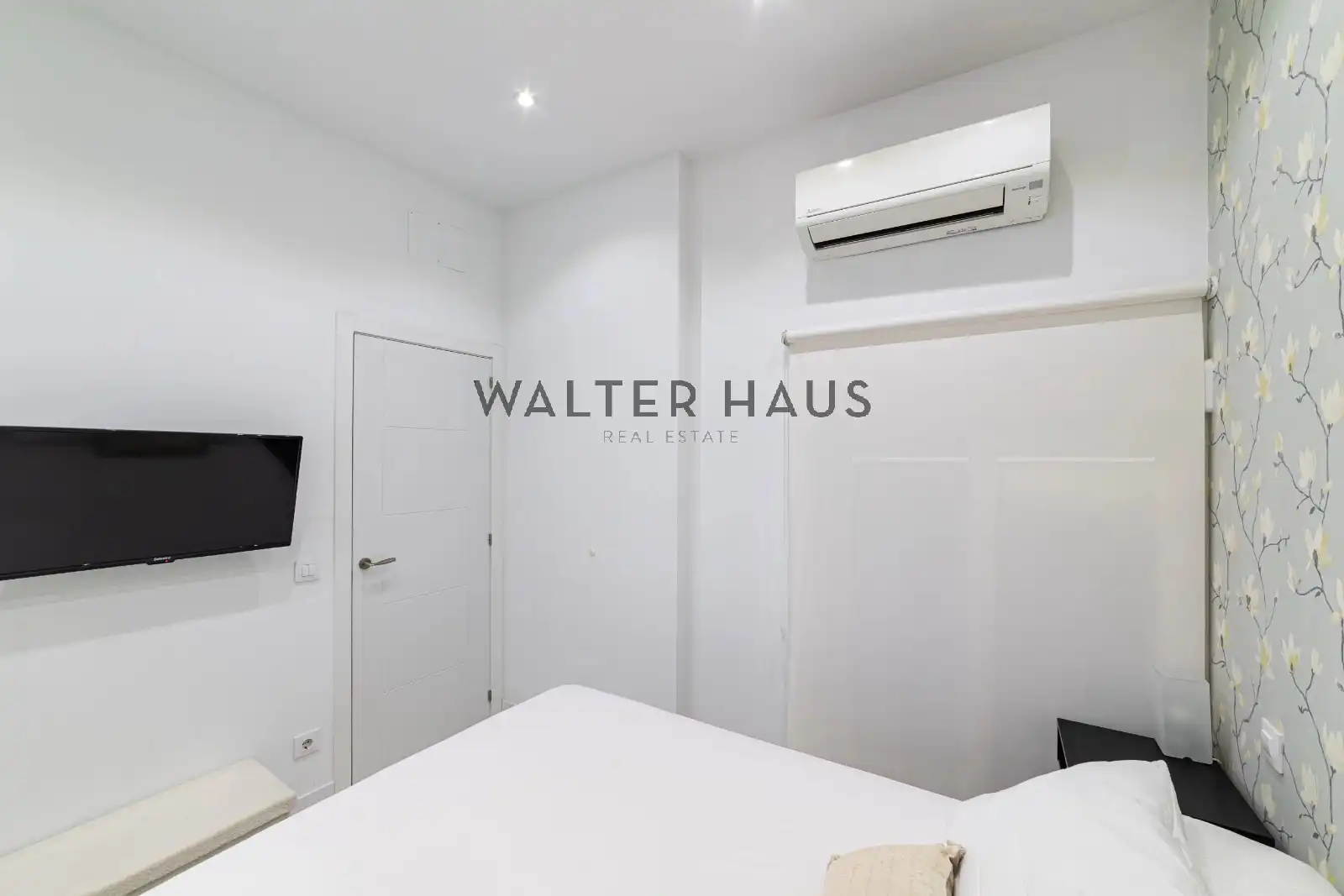 Bedroom of Flat for sale in Madrid  with Air Conditioner, Furnished and Oven