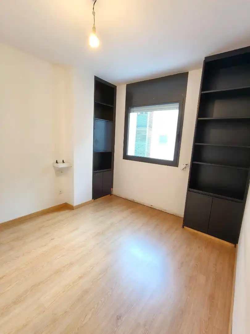 Maisonette zum Verkauf in Barcelona mit Klimaanlage, Heizung und Parkett
