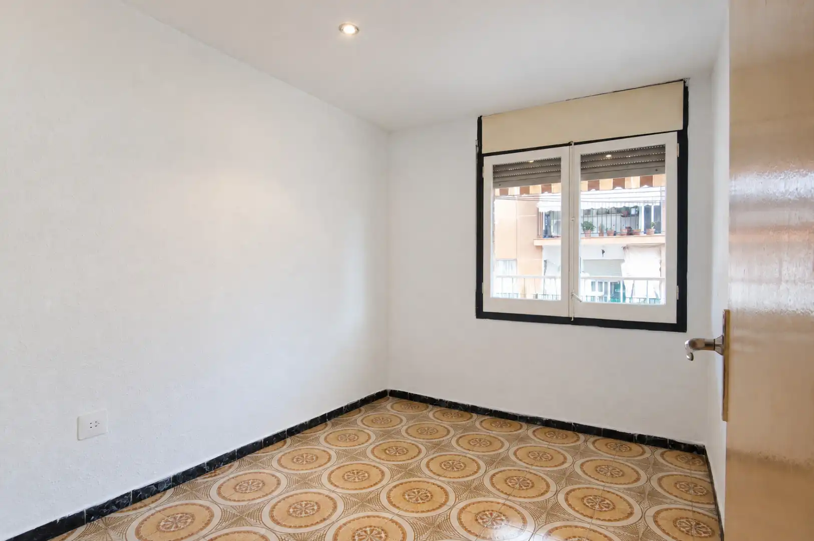 Flat with terrace for sale in Carrer de Flix, imagen 5