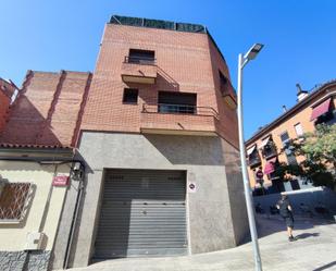 Vista exterior de Dúplex en venda en Santa Coloma de Gramenet amb Aire condicionat, Calefacció i Terrassa