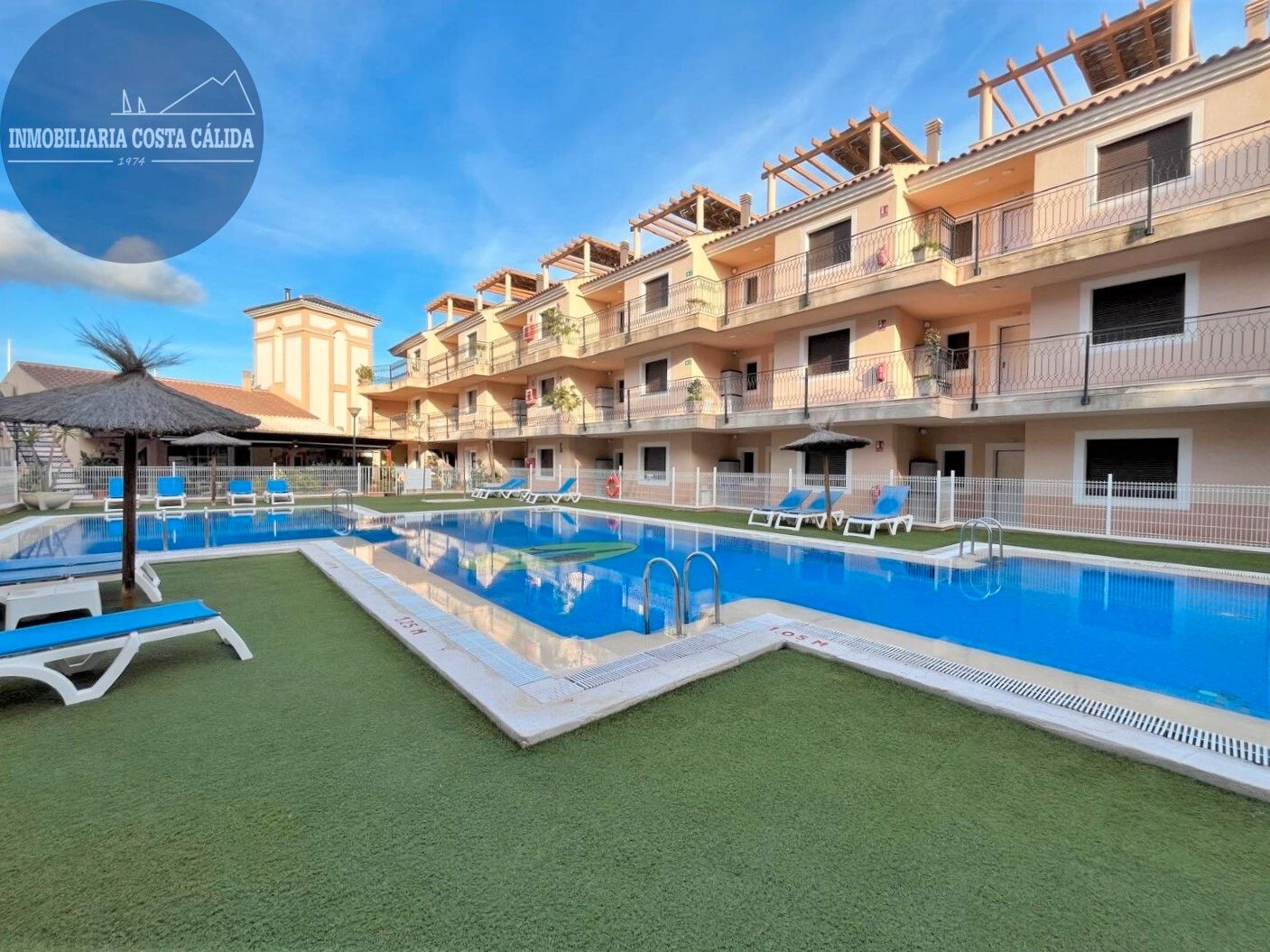 Piscina de Apartament en venda en Águilas amb Aire condicionat, Calefacció i Jardí privat