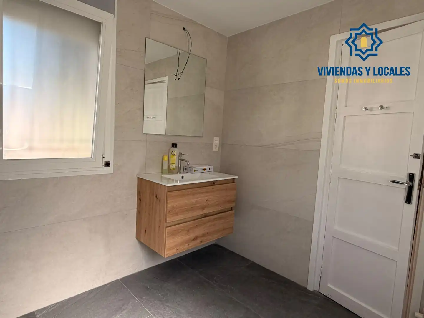 Baño de Casa o chalet de alquiler en Granada con Jardín privado, Terraza y Amueblado