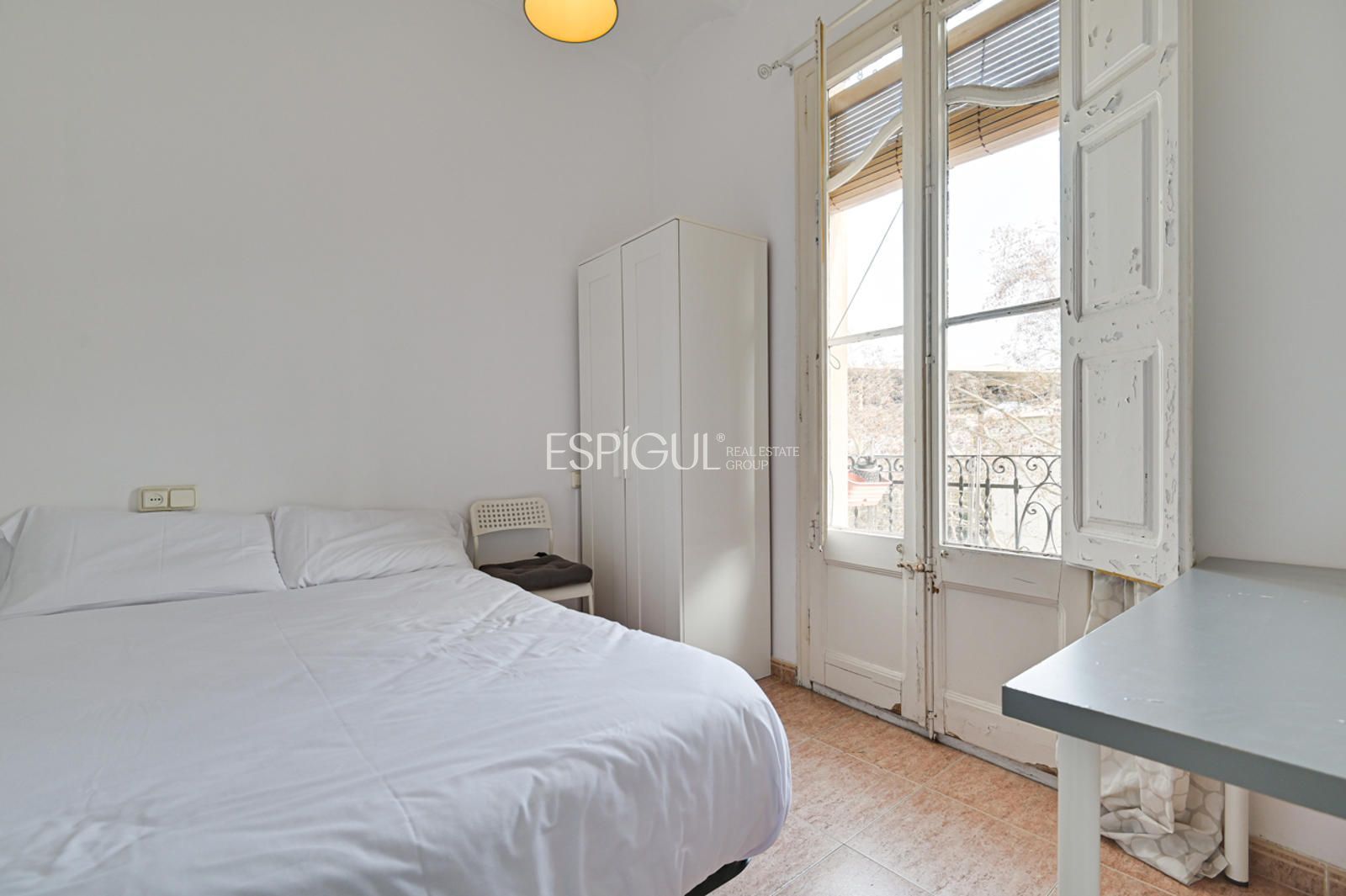 Bedroom of Flat for sale in  Barcelona Capital  with Heating, Parquet flooring and Terrace