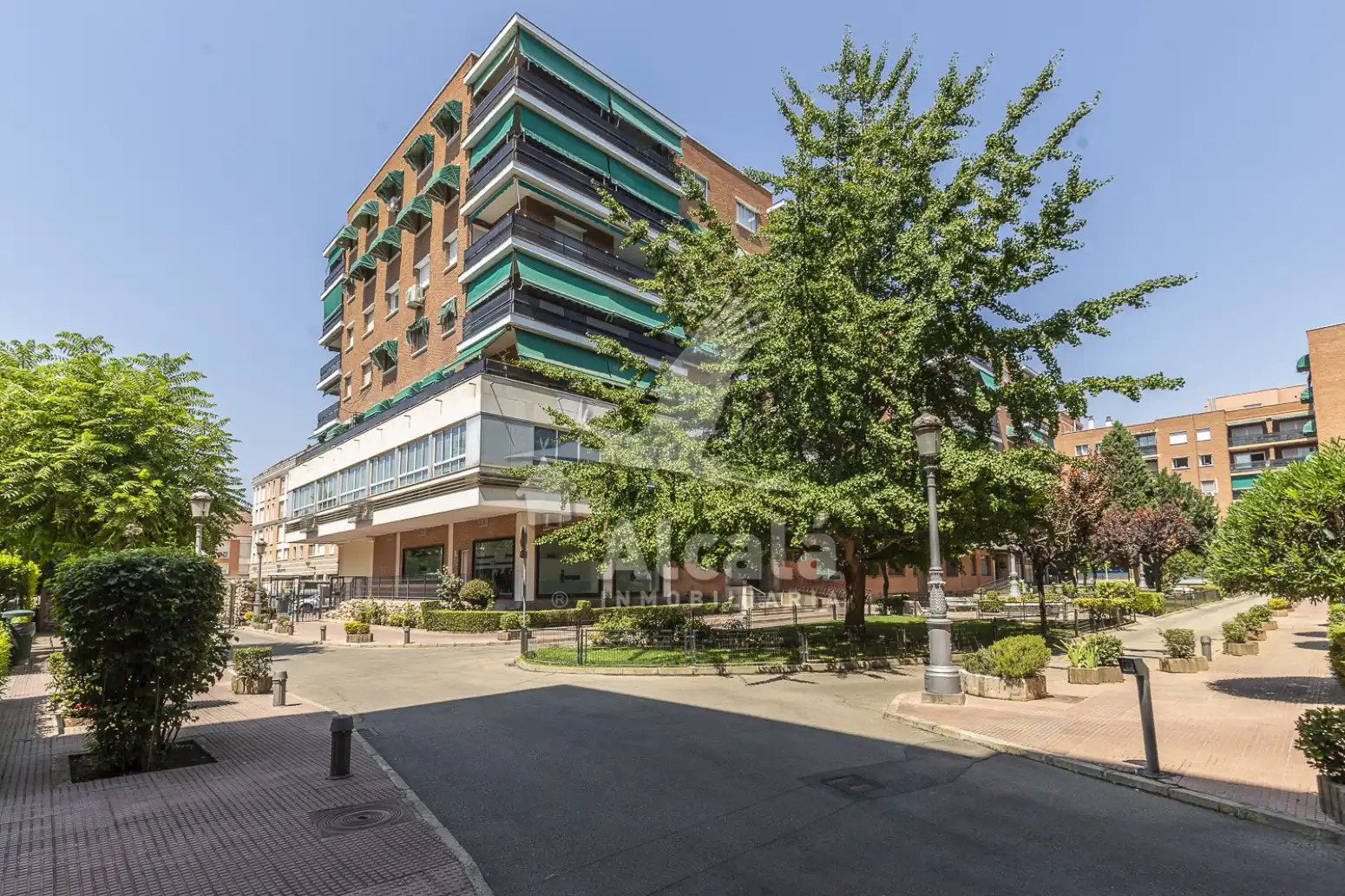Vista exterior de Piso en venta en Alcalá de Henares con Calefacción, Jardín privado y Parquet