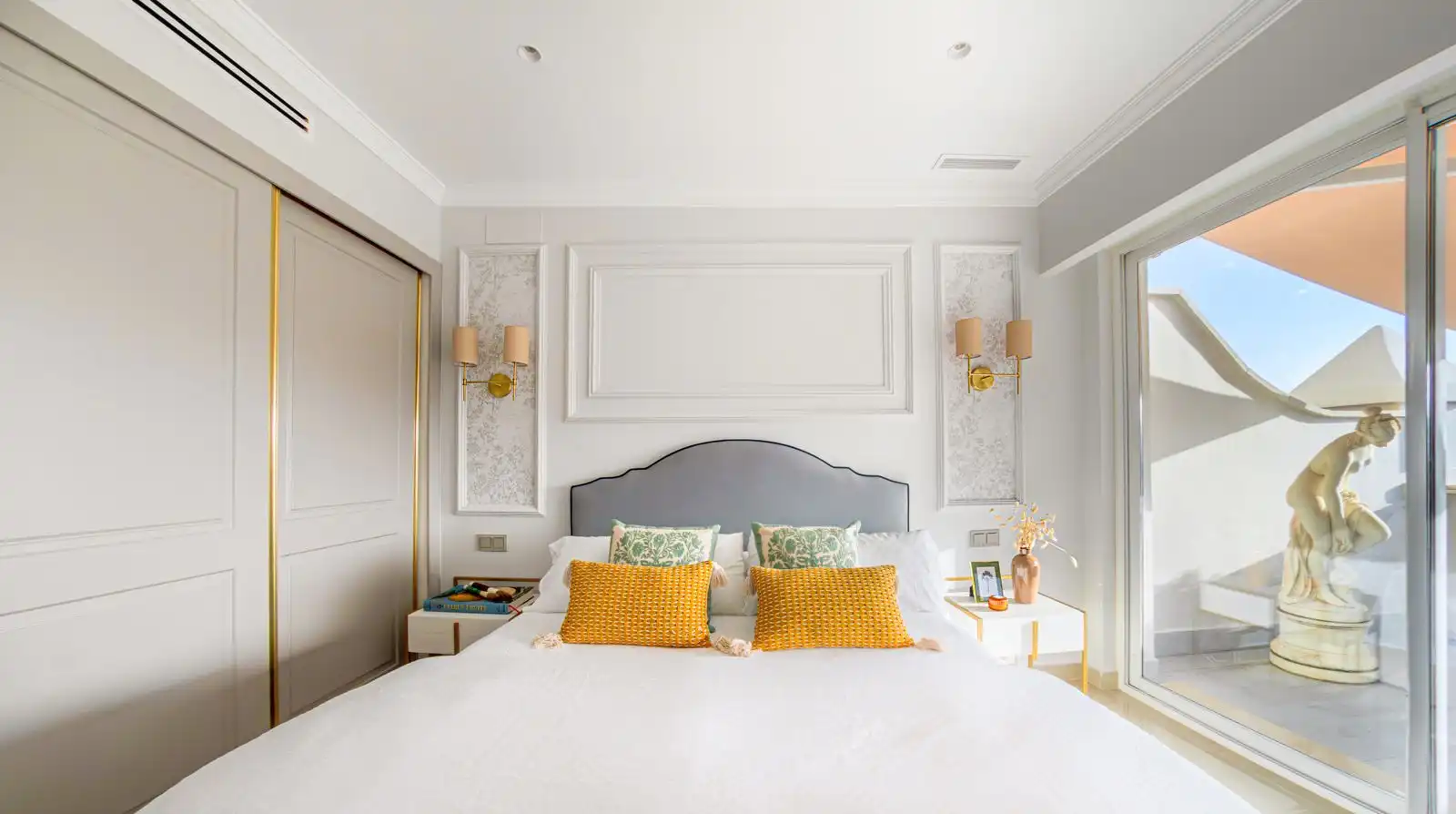 Schlafzimmer von Dachboden zur Miete in Marbella mit Klimaanlage, Möbliert und Fernseher