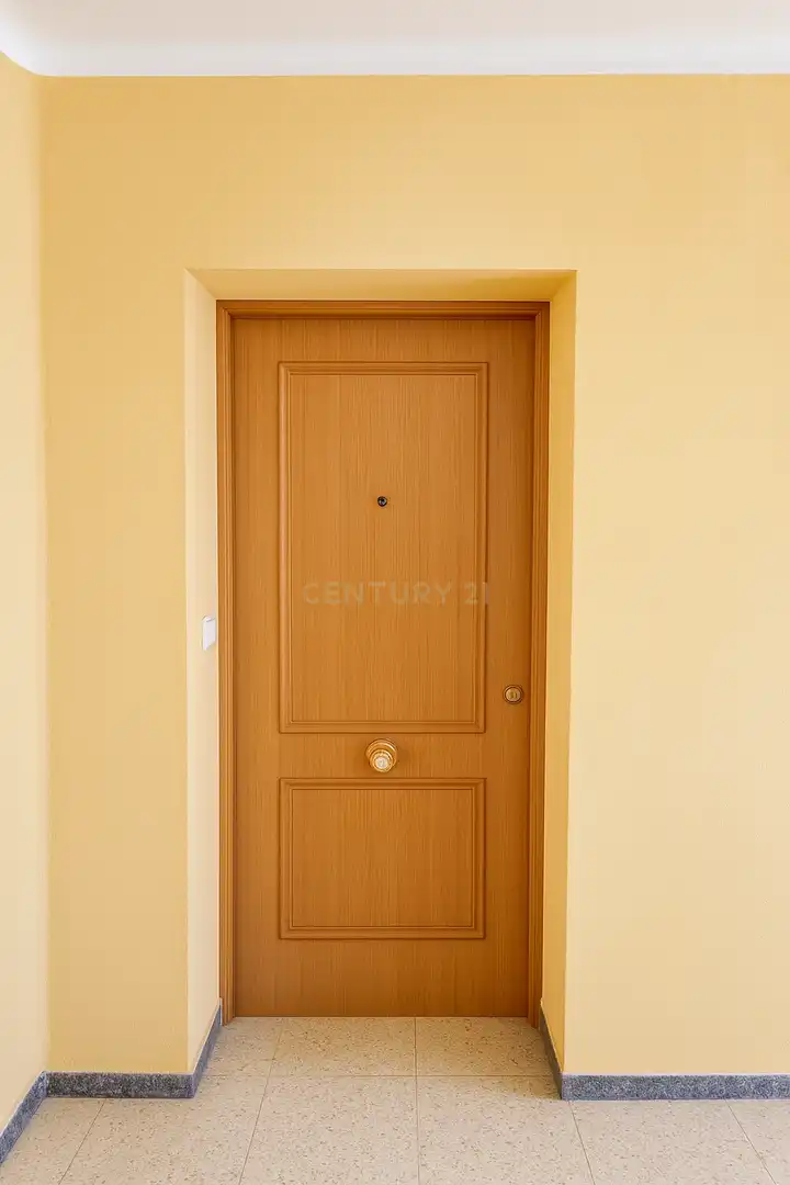Flat for sale in Trujillo  with Air Conditioner, Oven and Washing machine