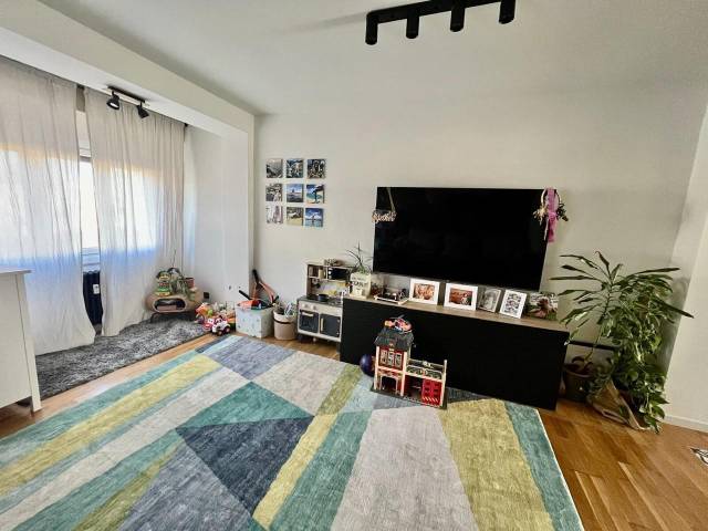 Piso en Venta en De Miguel Servet en La Granja