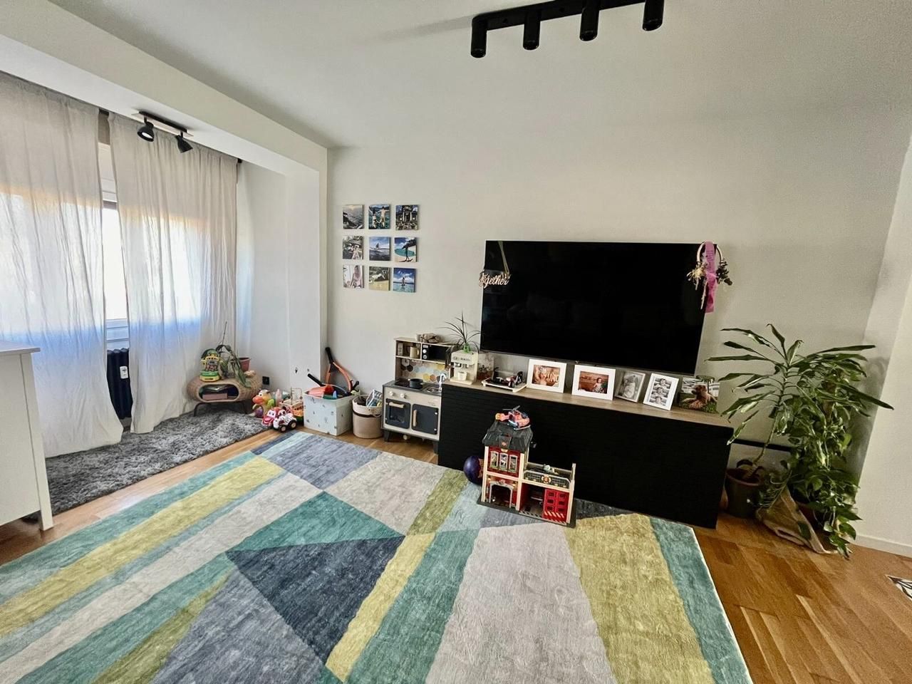 Sala d'estar de Pis en venda en  Zaragoza Capital amb Aire condicionat, Calefacció i Parquet