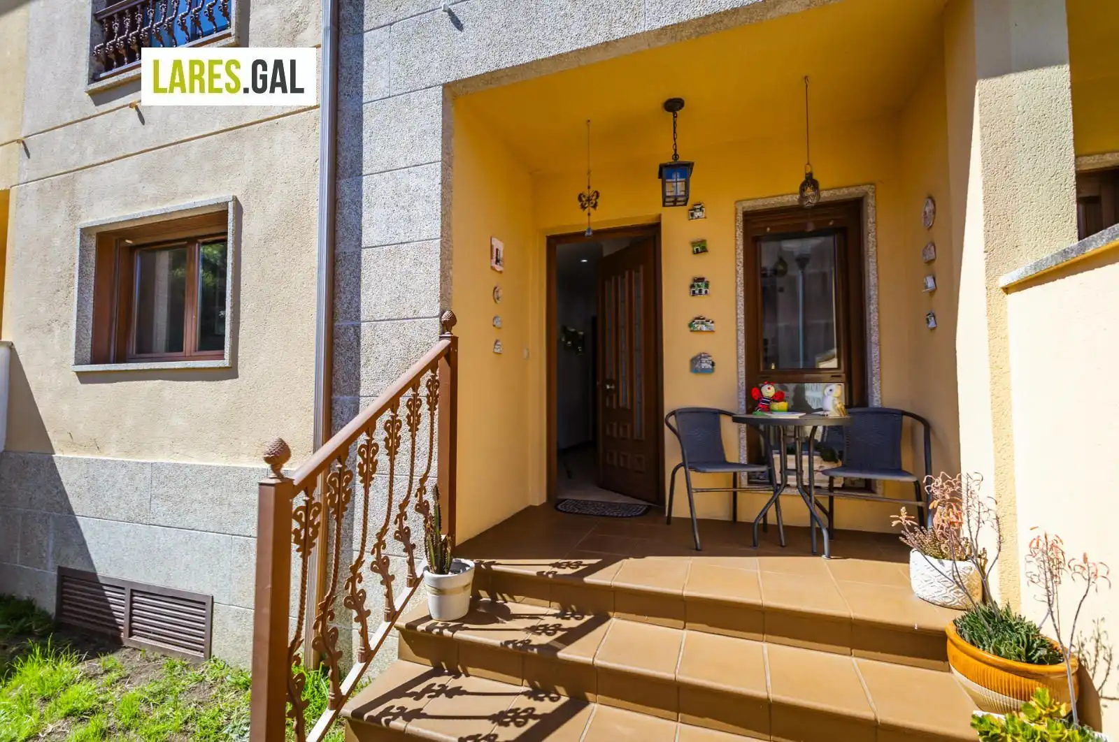 Terrasse von Einfamilien-Reihenhaus zum Verkauf in Cangas  mit Heizung, Terrasse und Abstellraum
