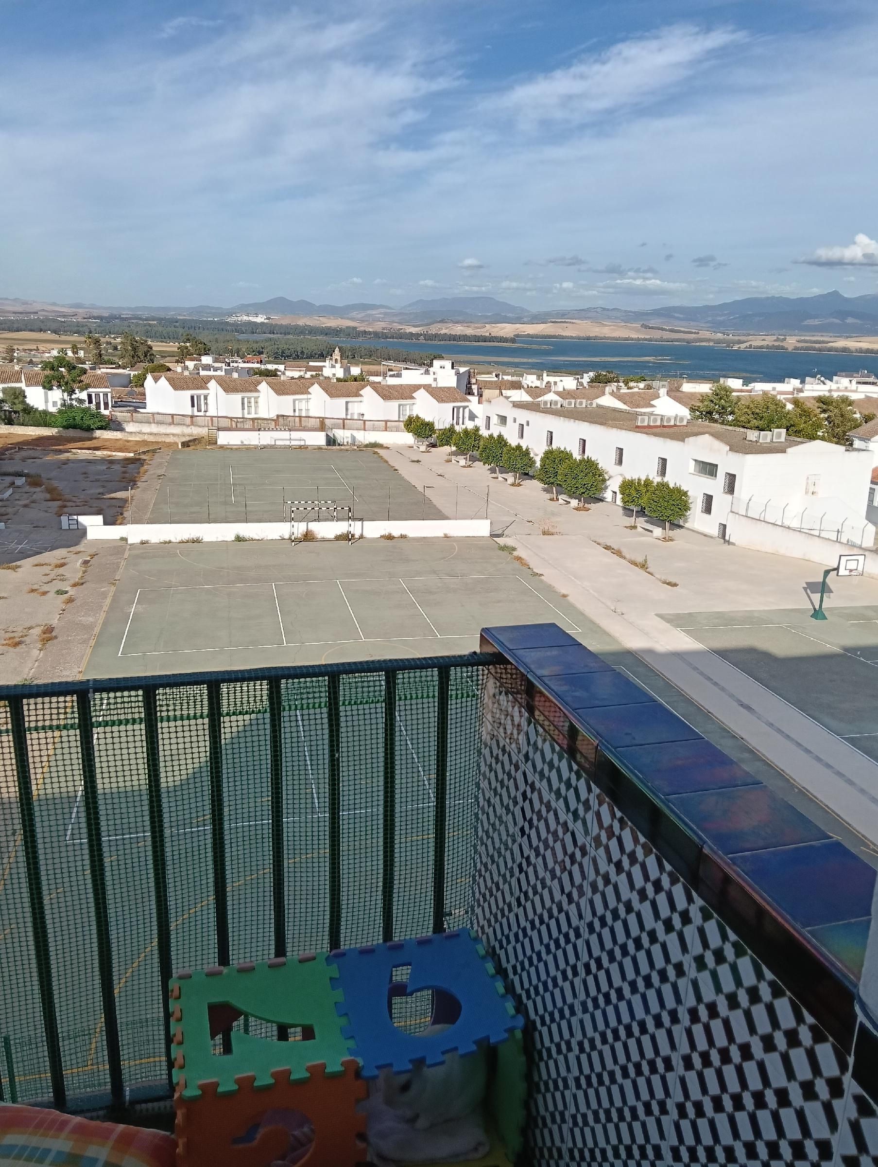 Vista exterior de Pis en venda en Bornos amb Balcó