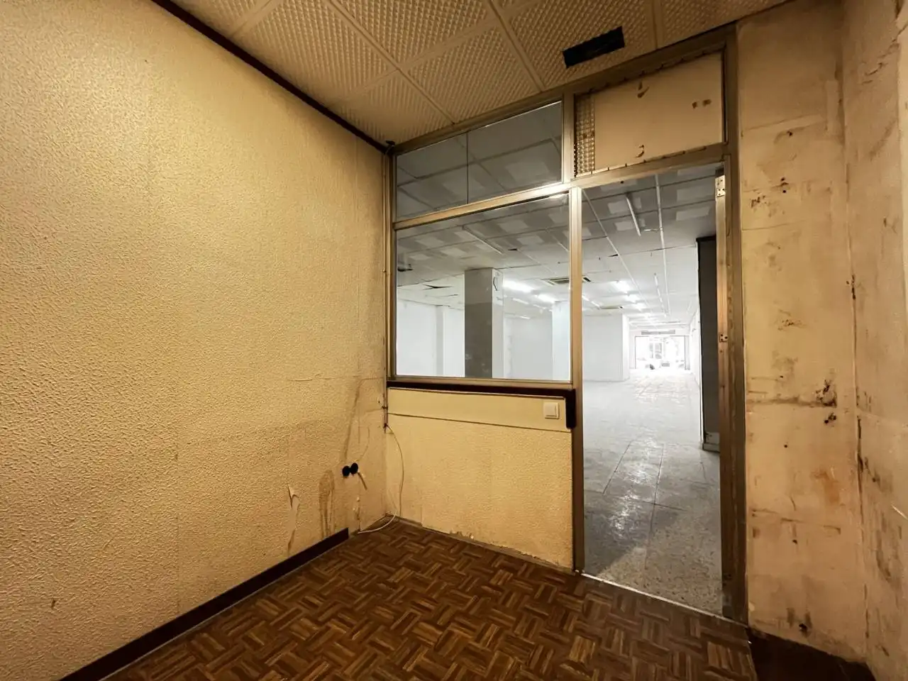 Local de lloguer a Calle Coronel Sanfeliu, 54, Estruch - Eixample