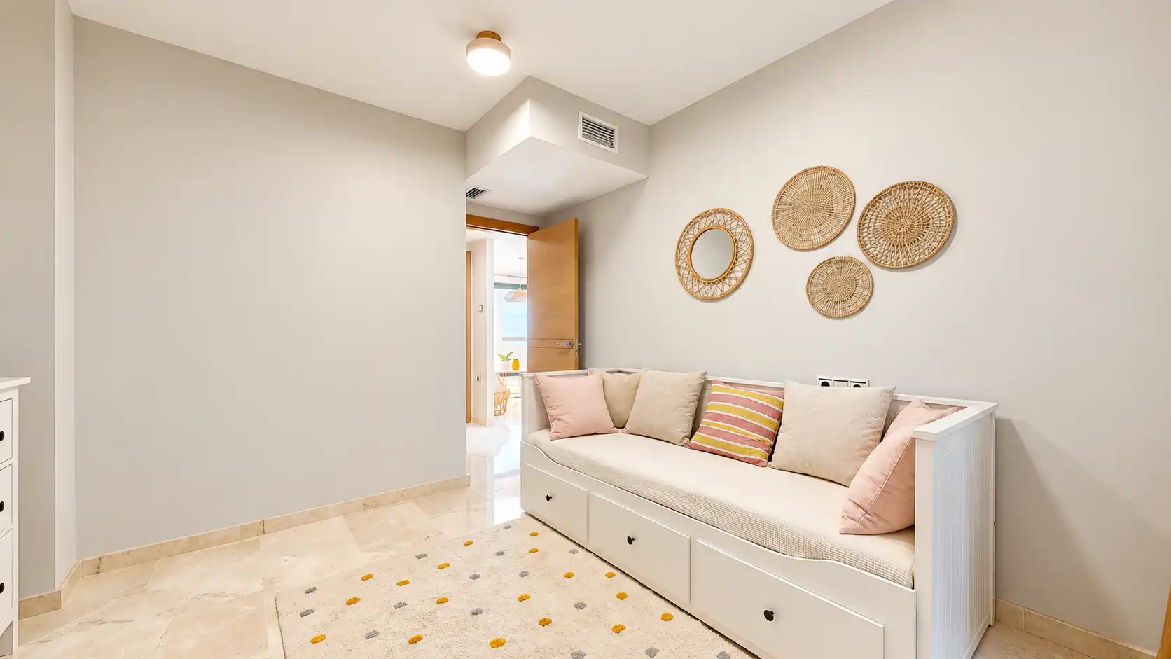 Wohnzimmer von Wohnung zum Verkauf in Casares mit Klimaanlage, Heizung und Terrasse