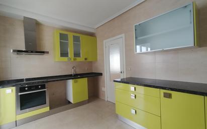 Kitchen of Flat for sale in Valladolid Capital  with Heating, Terrace and Balcony