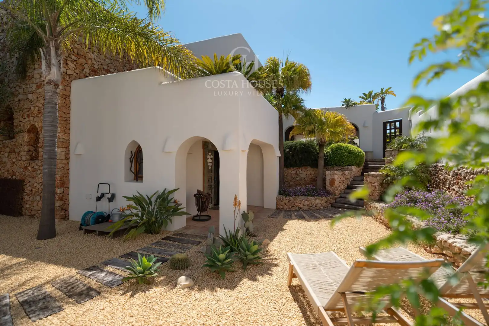 Vista exterior de Casa o xalet en venda en Moraira amb Aire condicionat, Calefacció i Jardí privat