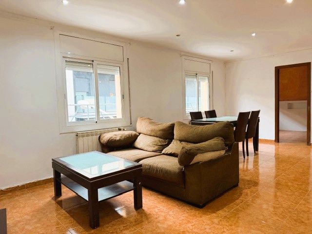 Vista exterior de Piso en venta en Badalona con Calefacción y Horno