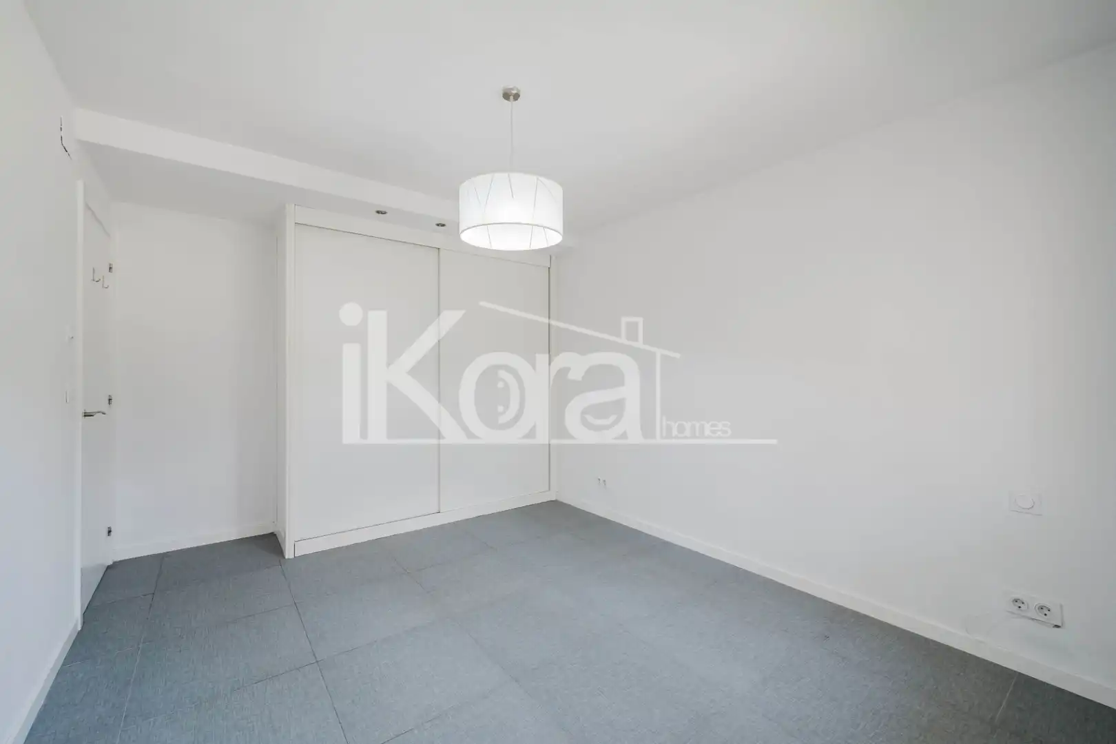 Dormitori de Dúplex en venda en Donostia - San Sebastián  amb Forn, Rentadora i Microones