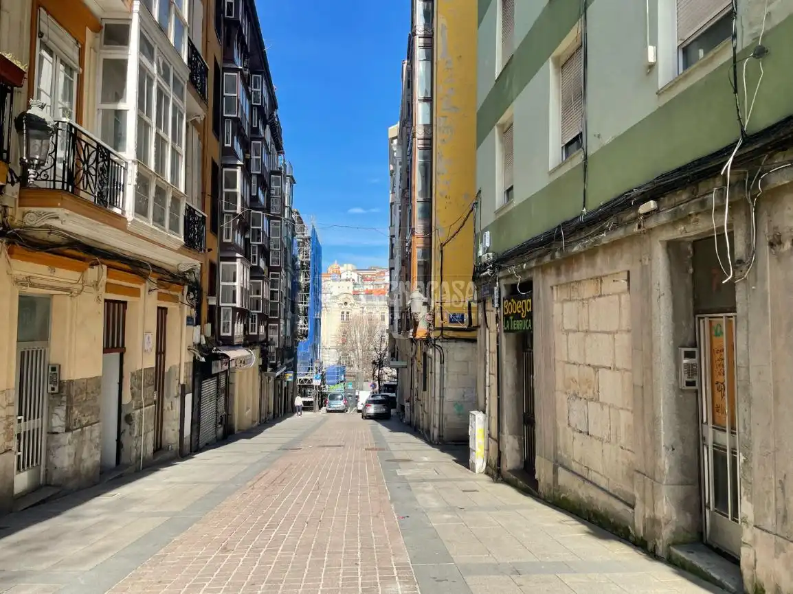 Vista exterior de Piso en venta en Santander