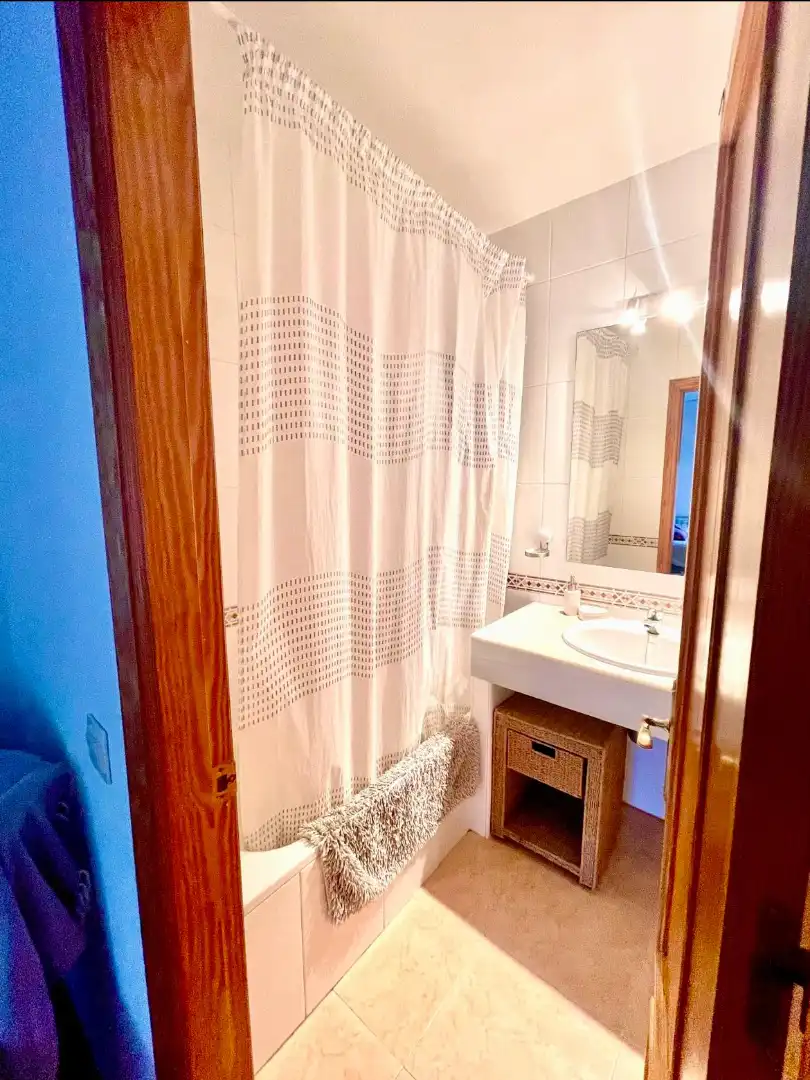 Badezimmer von Wohnung zur Miete in Vícar mit Klimaanlage, Heizung und Terrasse