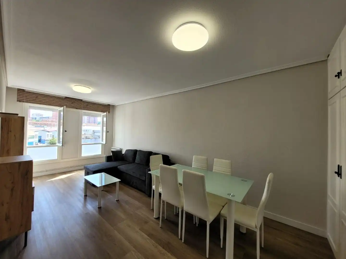 Wohnzimmer von Wohnungen zur Miete in Santander mit Heizung, Möbliert und Balkon