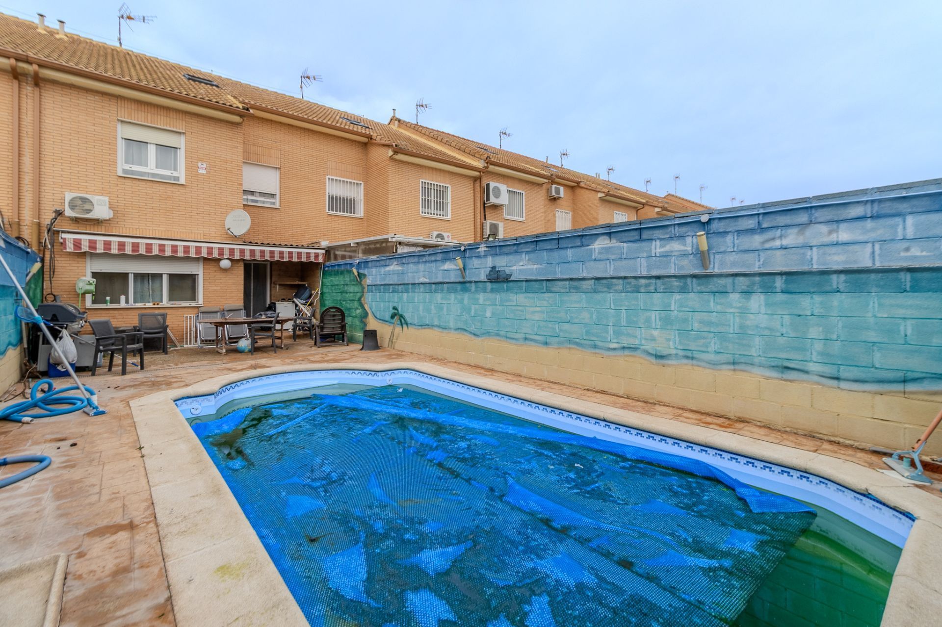 Piscina de Casa adosada en venda en Yuncos amb Aire condicionat, Calefacció i Jardí privat