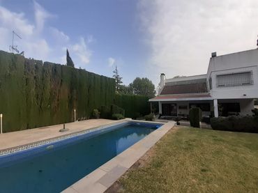 Villa mit Pool zur Miete in Norte-Sierra